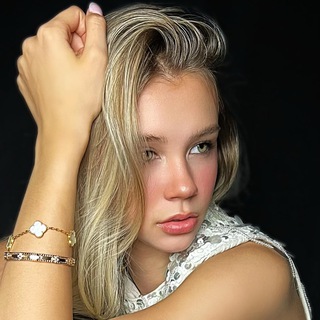 Anghelina Policarpova • @angelpolikarpova • Model